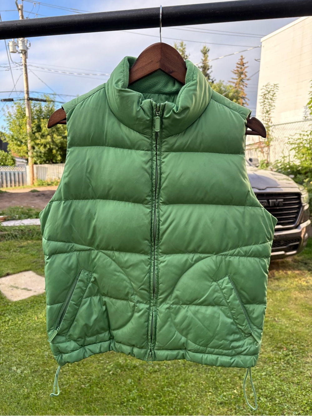 Women's Jacob Connexion Green Puffer Vest - Lightweight Insulated Vest